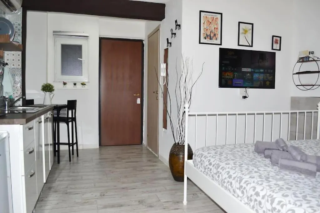 Casa Mya - Studio Flat Naples